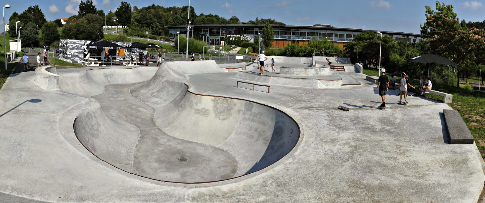 Le Skatepark de Saint Jean de Luz au Pays Basque Quiksilver avec son bowl
